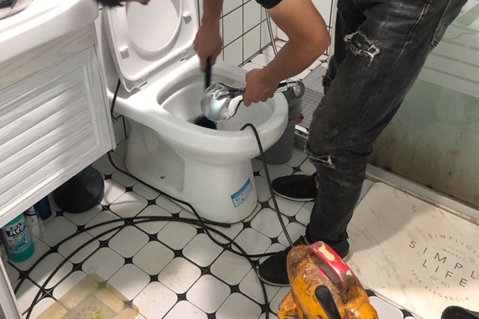 坡心镇疏通下水道