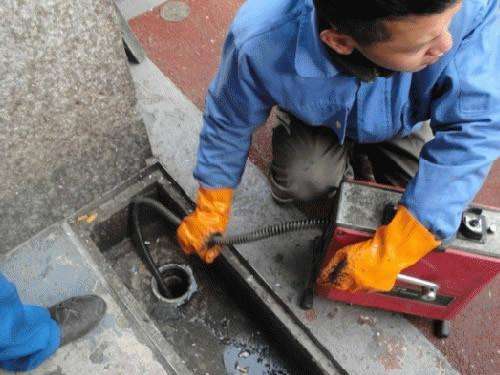 坡心镇疏通下水道